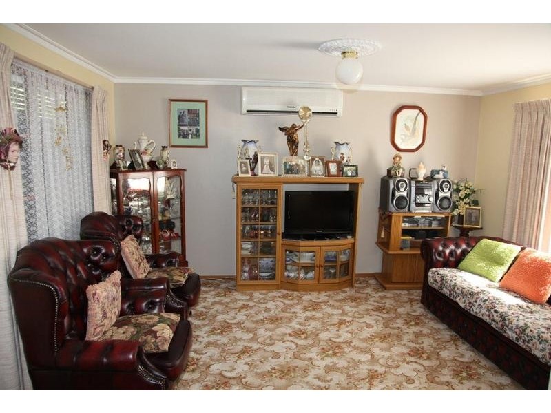 6/4 Collins Street, Kangaroo Flat VIC 3555