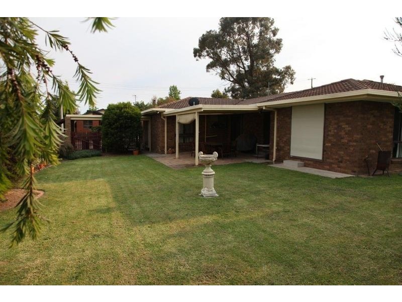1 Clee Crescent, Strathdale VIC 3550