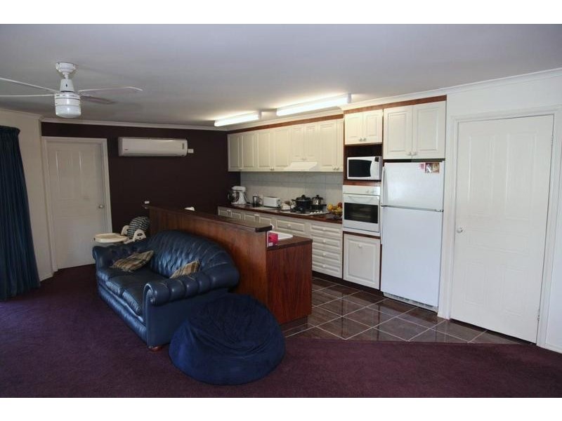 11 Fraser Court, Kangaroo Flat VIC 3555