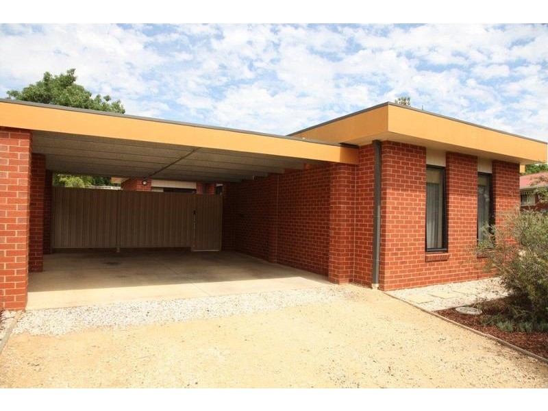 1/74 Bannister, North Bendigo VIC 3550