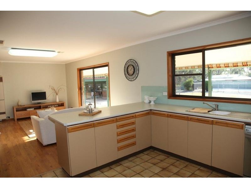 5 Cedar Drive, Ascot VIC 3551