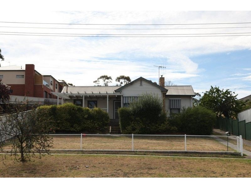 100 McKenzie St. West, Golden Square VIC 3555