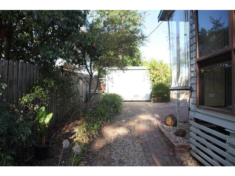 14 Mill Street, Strathdale VIC 3550