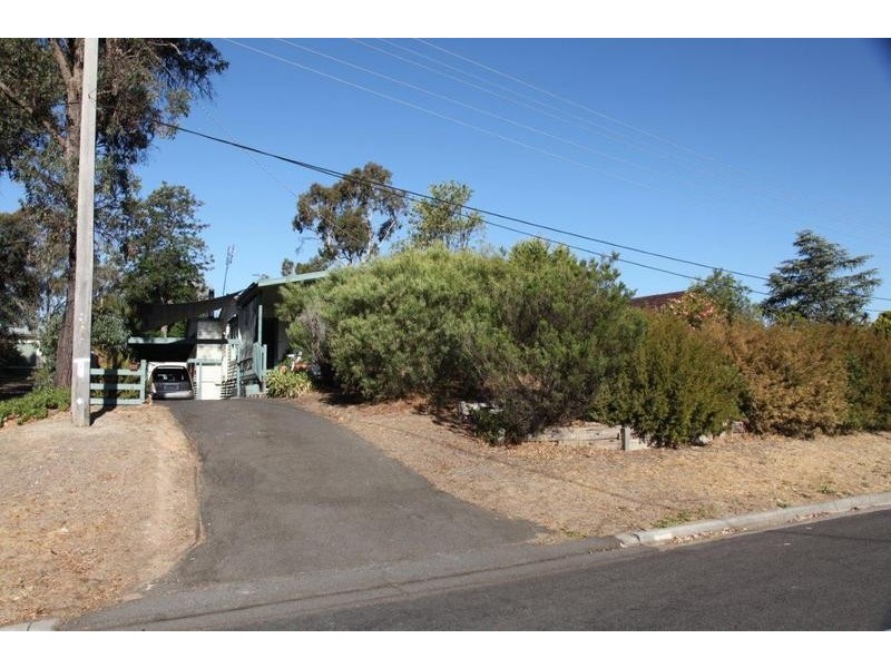 14 Mill Street, Strathdale VIC 3550