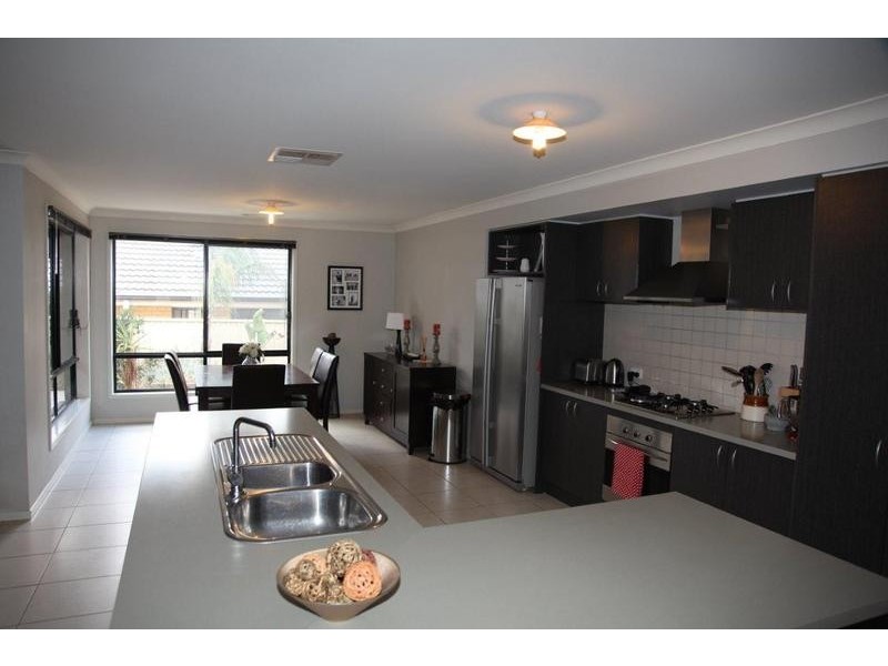 10 Bellbird Drive, California Gully VIC 3556