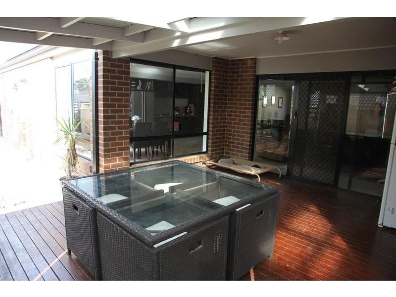 10 Bellbird Drive, California Gully VIC 3556