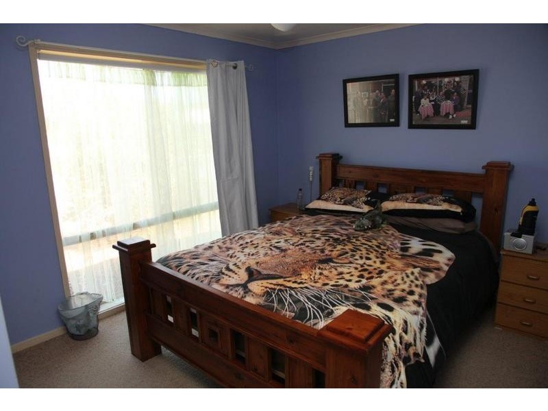 6 B Lukin Cresent, Kangaroo Flat VIC 3555