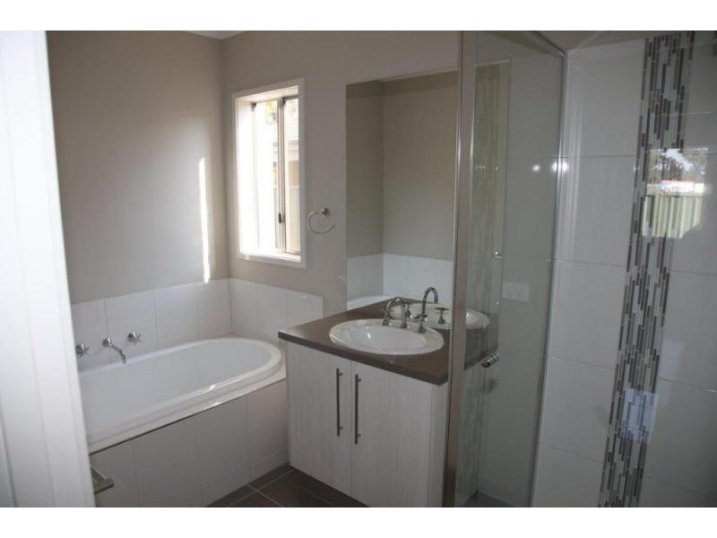 3/17 Taylor St, Epsom VIC 3551