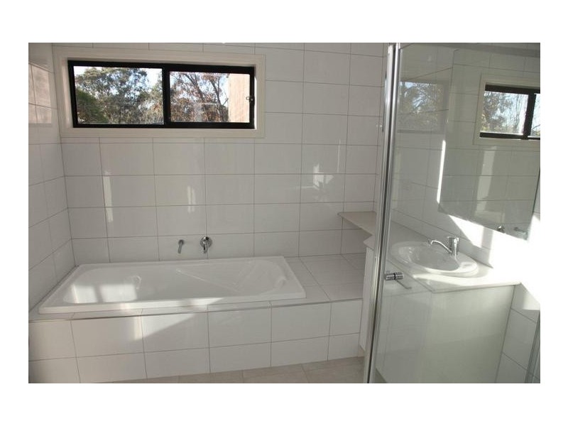 1/100 Spring Gully Road, Spring Gully VIC 3550