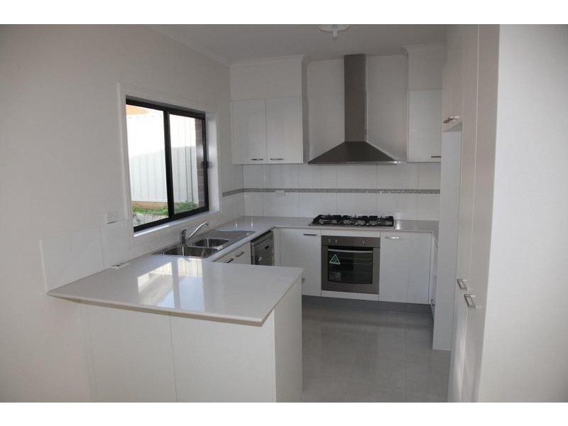 2/100 Spring Gully Road, Spring Gully VIC 3550