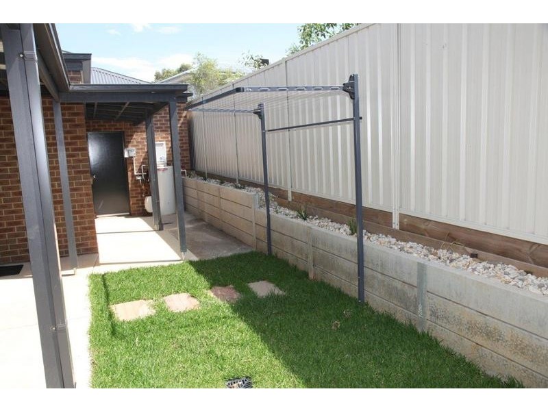 1/100 Spring Gully Road, Spring Gully VIC 3550