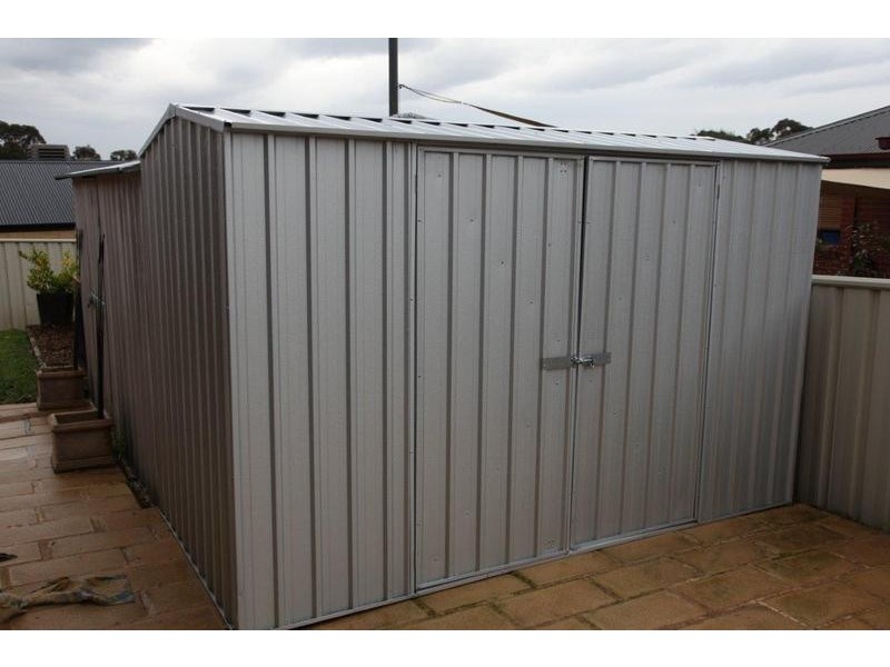 2 Grevillea Avenue, Kangaroo Flat VIC 3555