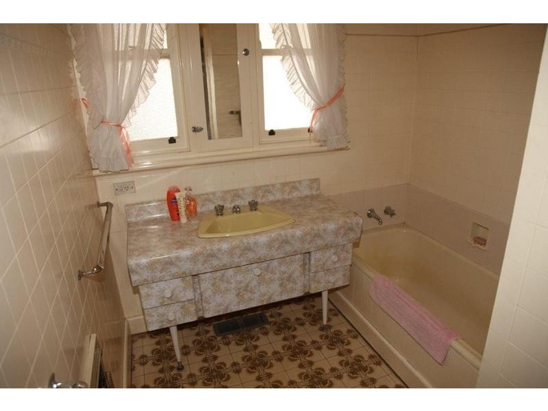 275 MacKenzie Street, Golden Square VIC 3555