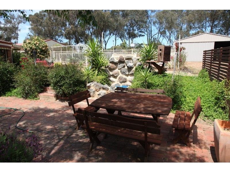 11 Peake Court, Ascot VIC 3364