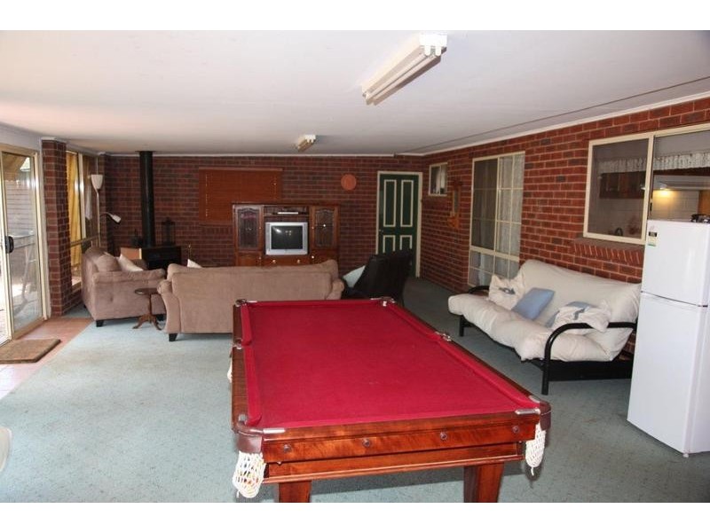 11 Peake Court, Ascot VIC 3364