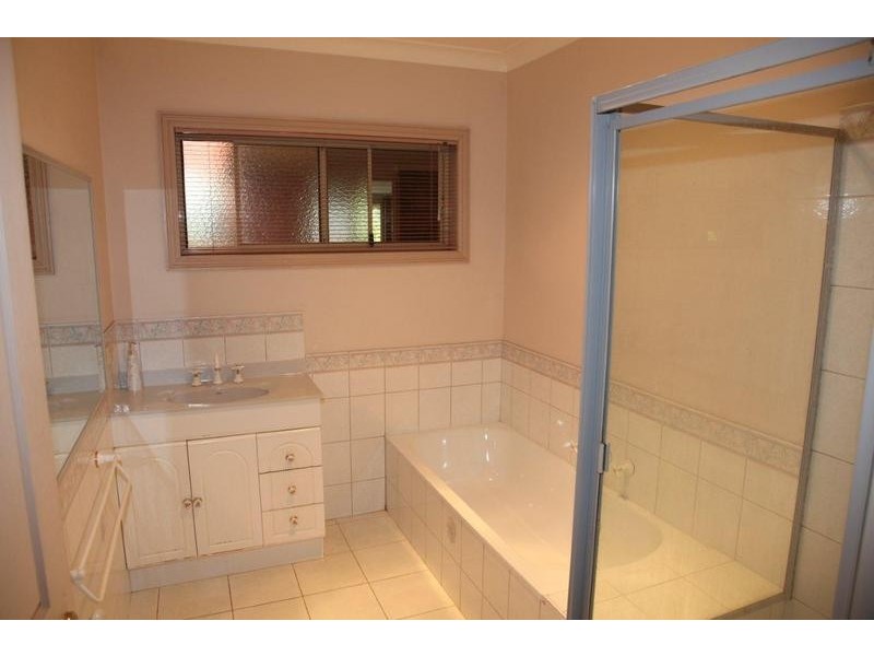 11 Peake Court, Ascot VIC 3364