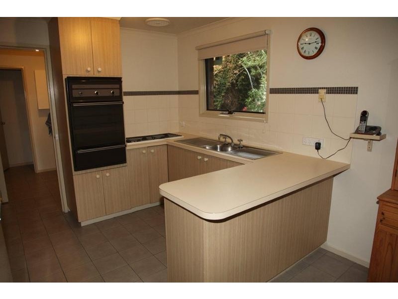 3 Muir Street, Kangaroo Flat VIC 3555