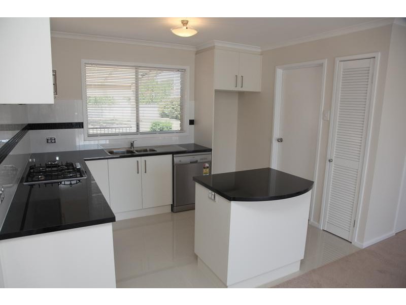 11 Robertson Street, Epsom VIC 3551