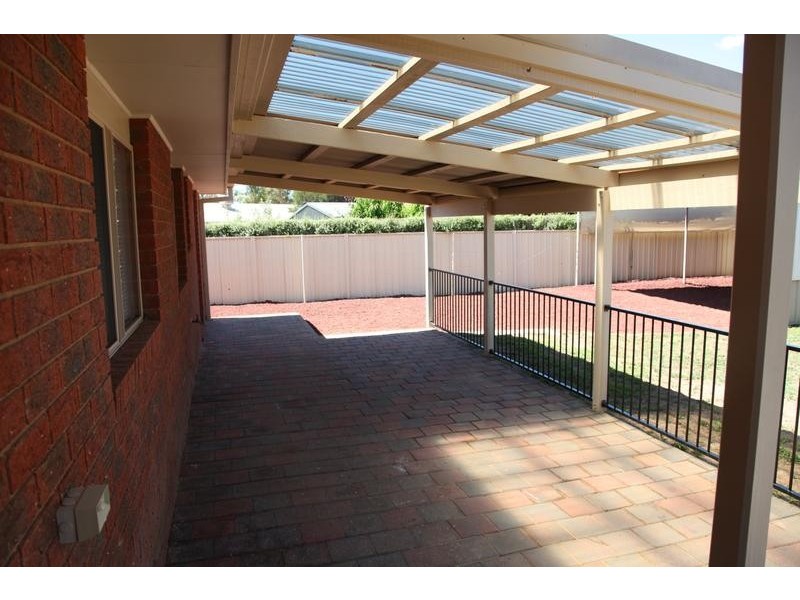 11 Robertson Street, Epsom VIC 3551