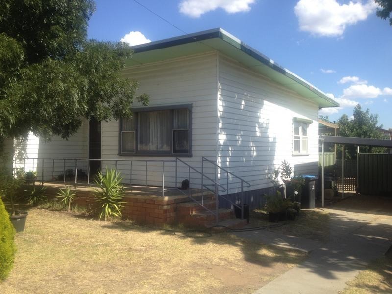 18 Lansell Street, Kangaroo Flat VIC 3555