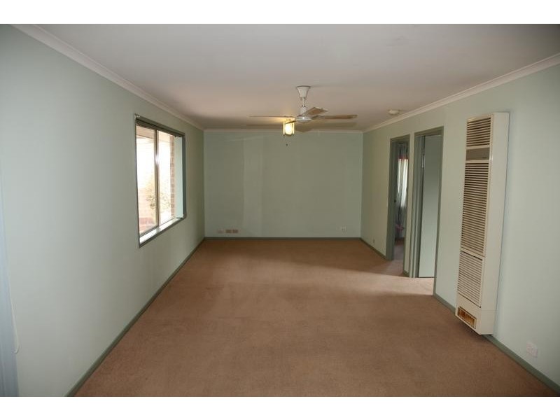 33 Pattison Street, Kangaroo Flat VIC 3555