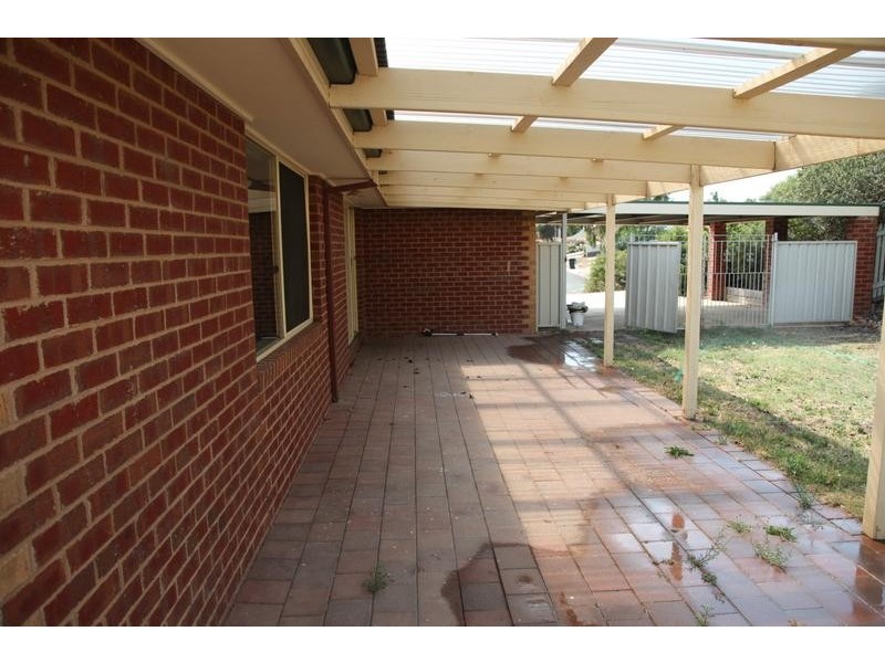 33 Pattison Street, Kangaroo Flat VIC 3555