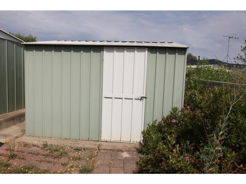 33 Pattison Street, Kangaroo Flat VIC 3555