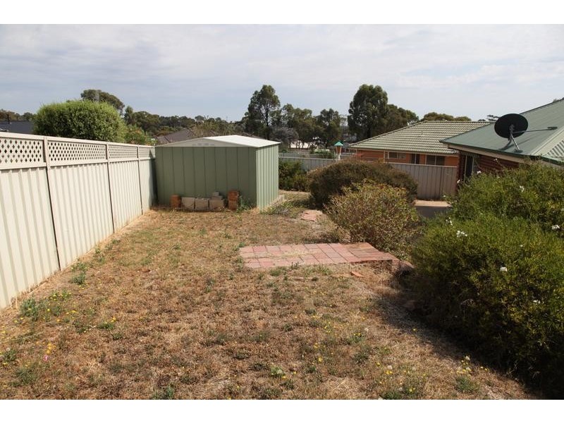 33 Pattison Street, Kangaroo Flat VIC 3555