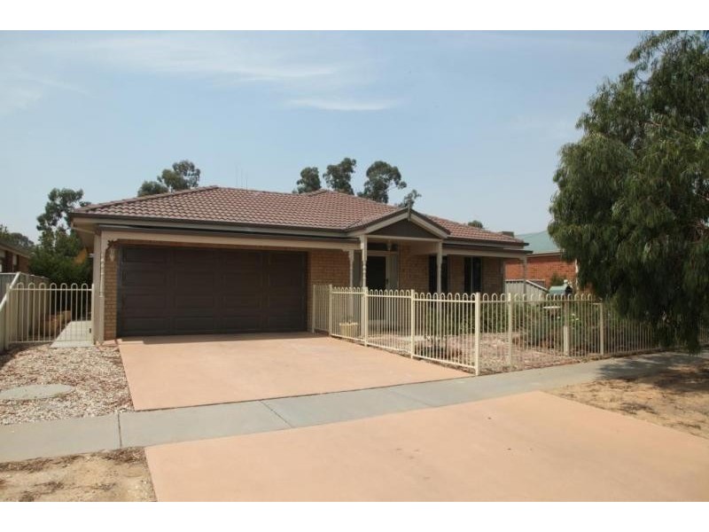 5 Manna Gum Drive, Epsom VIC 3551