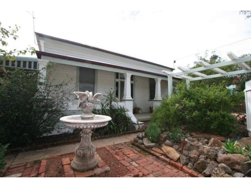 17 Grant St, Goornong VIC 3557