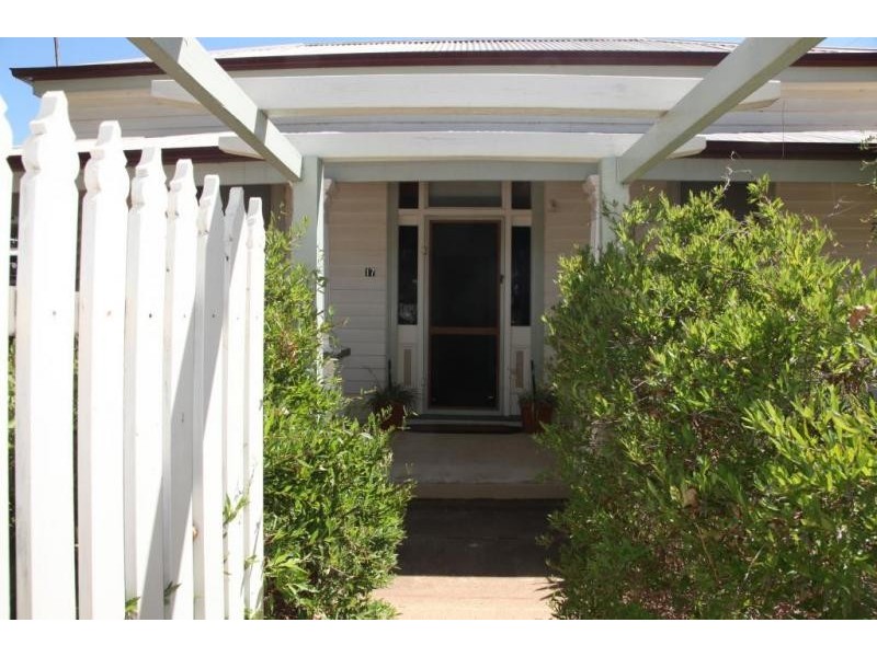 17 Grant St, Goornong VIC 3557