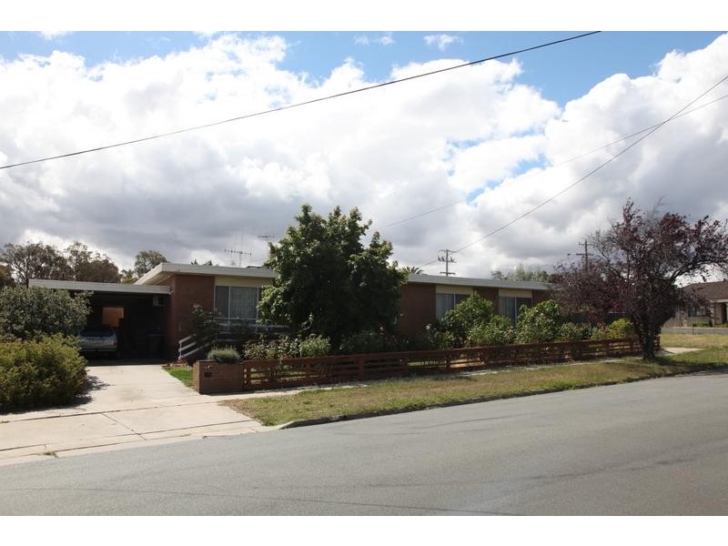 35 Glencoe Street, Kennington VIC 3550