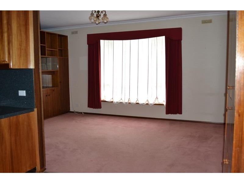 35 Glencoe Street, Kennington VIC 3550