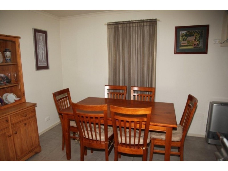 3 Muir Street, Kangaroo Flat VIC 3555