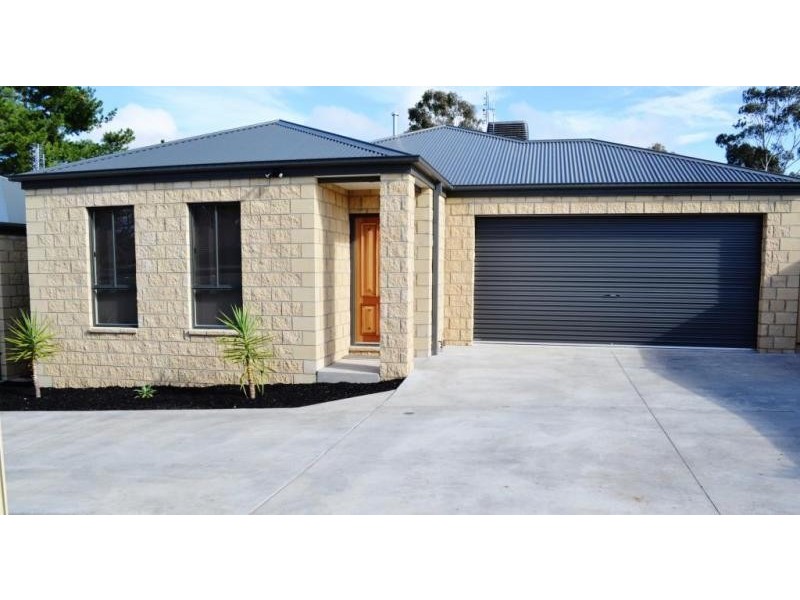 2/19A Sterry Street, Golden Square VIC 3555