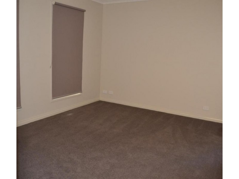 2/19A Sterry Street, Golden Square VIC 3555