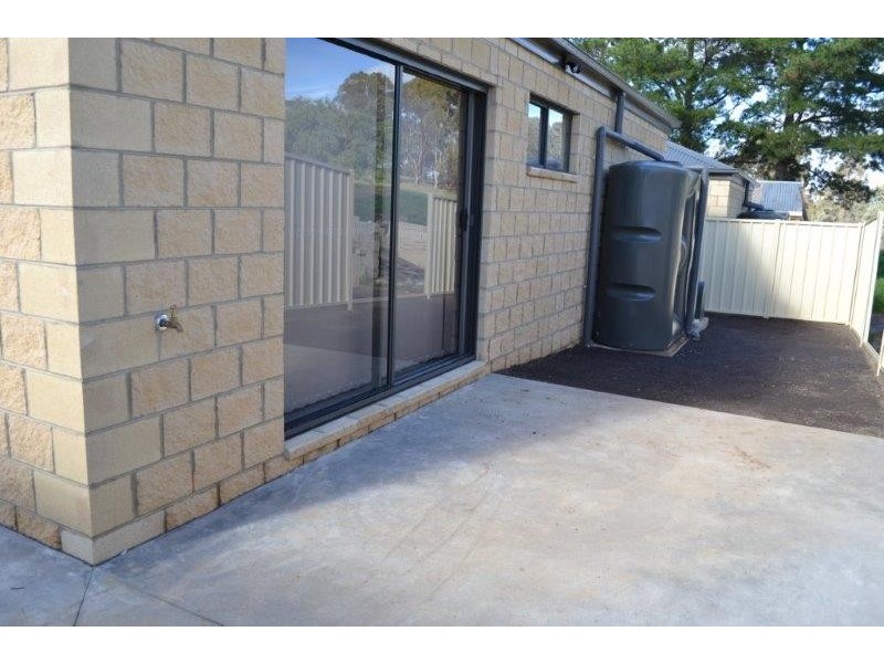 2/19A Sterry Street, Golden Square VIC 3555
