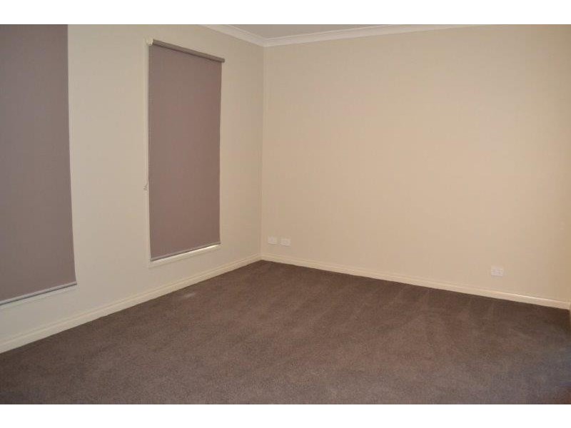 2/19A Sterry Street, Golden Square VIC 3555