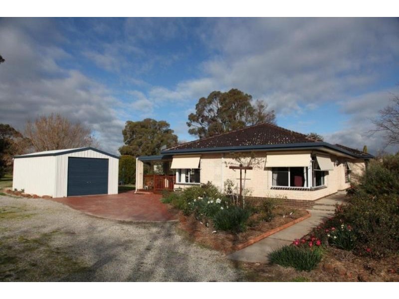 8 Parkview Drive, Serpentine VIC 3517