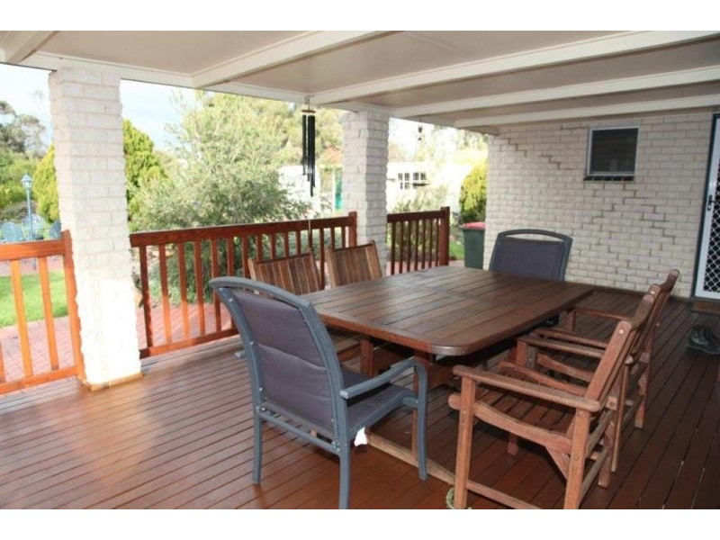 8 Parkview Drive, Serpentine VIC 3517