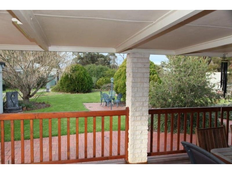 8 Parkview Drive, Serpentine VIC 3517