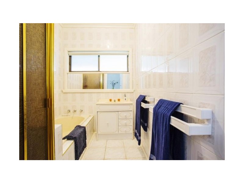 5 Wilson Street, Sailors Gully VIC 3556