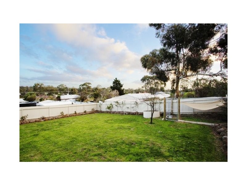 5 Wilson Street, Sailors Gully VIC 3556