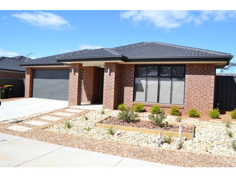 11 National Parade, Eaglehawk VIC 3556