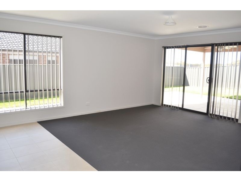 11 National Parade, Eaglehawk VIC 3556