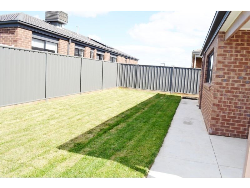 11 National Parade, Eaglehawk VIC 3556