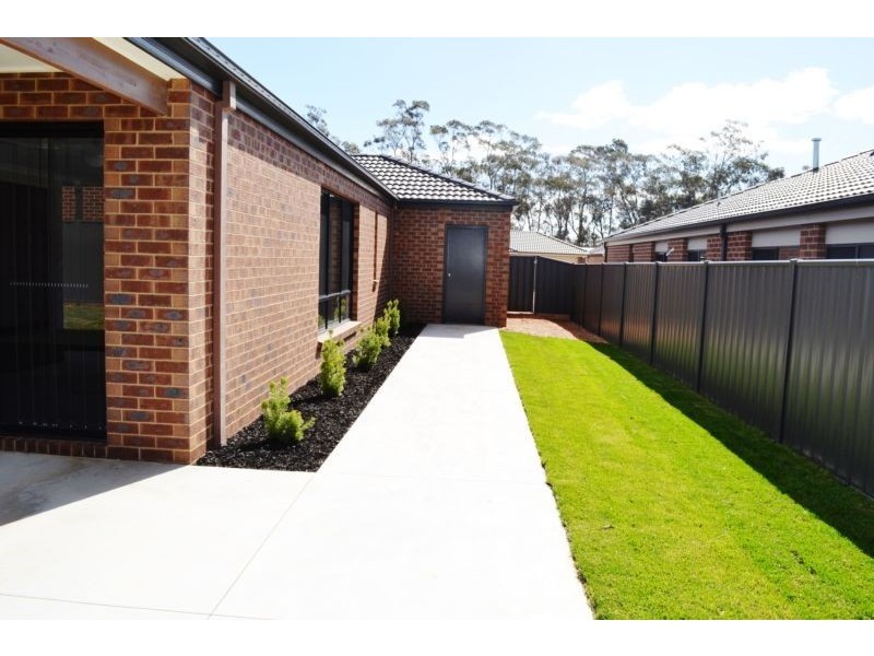 11 National Parade, Eaglehawk VIC 3556