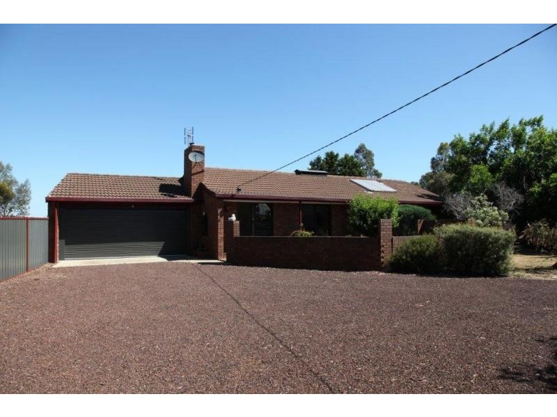 32 Pine Grove, Goornong VIC 3557