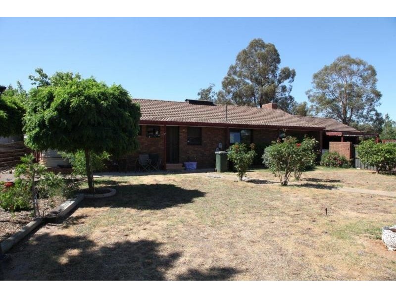 32 Pine Grove, Goornong VIC 3557