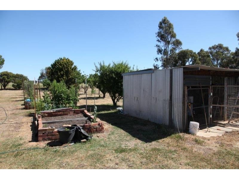 32 Pine Grove, Goornong VIC 3557